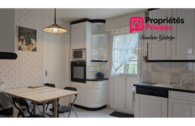 Maison - 195 m² - 9 pièces