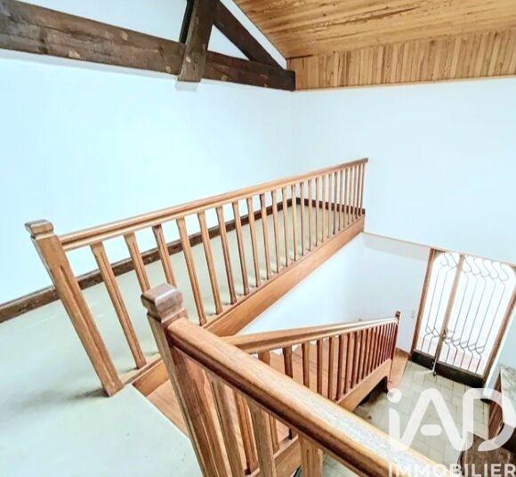 Maison - 310 m² - 9 pièces