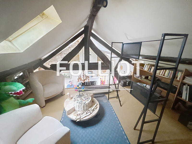 Maison - 200 m² - 14 pièces