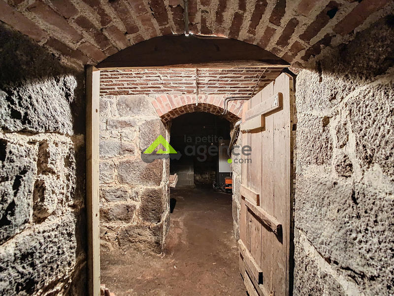 Maison de village - 216 m² - 9 pièces