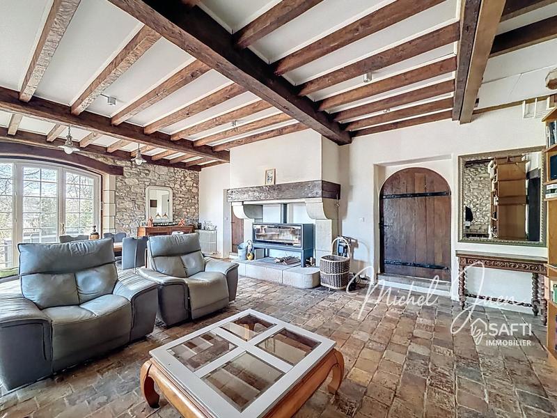 Maison - 253 m² - 5 pièces
