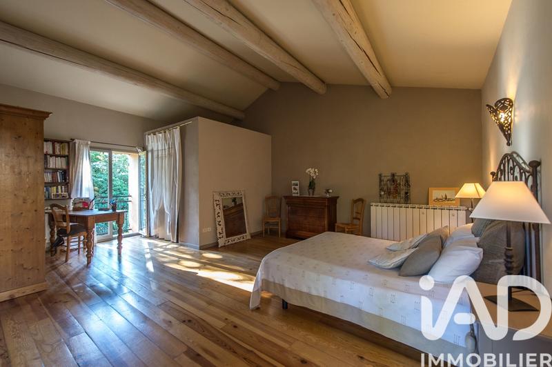 Maison - 402 m² - 12 pièces