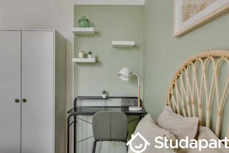 Chambre - 11 m² - 1 pièce