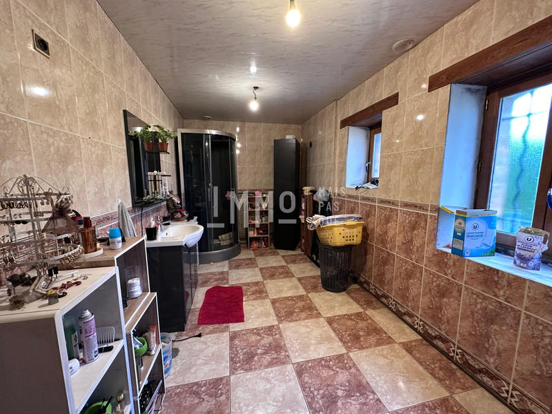 Maison - 220 m² - 8 pièces