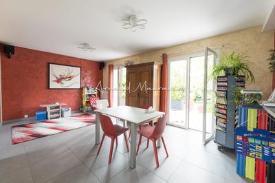 Maison - 180 m² - 7 pièces