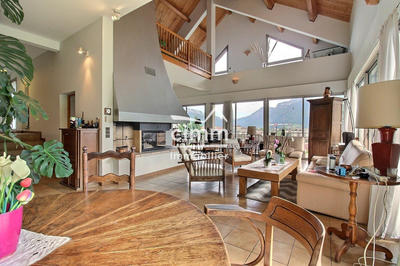 Villa - 363 m² - 6 pièces