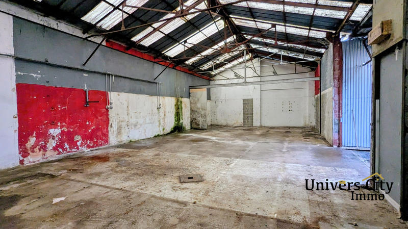 Entrepôt - 350 m²