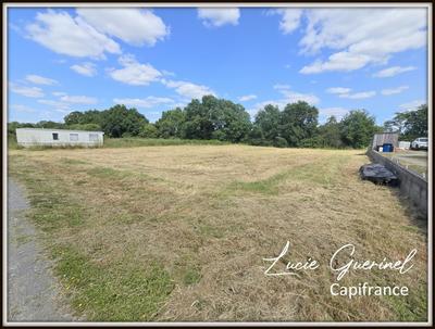 Terrain constructible - 1 709 m²