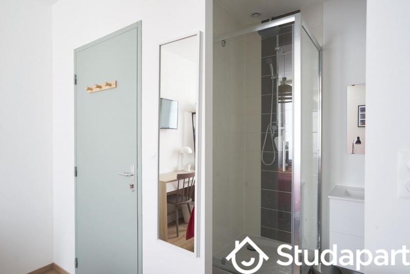 Chambre - 9 m² - 1 pièce