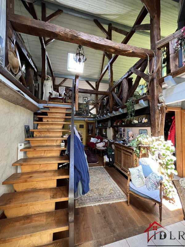 Propriété - 330 m² - 20 pièces