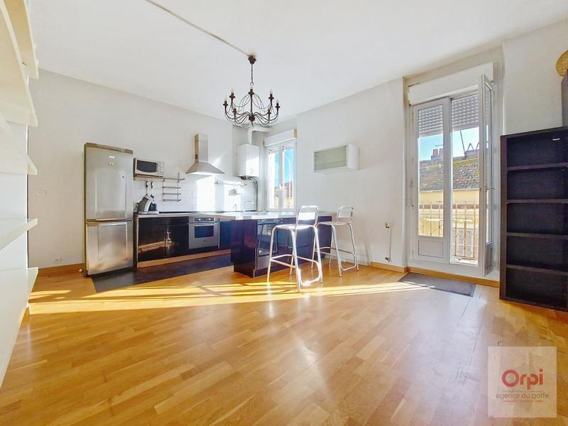 Appartement - 90 m² - 3 pièces