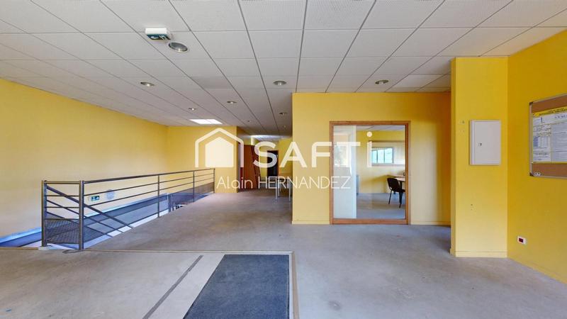 Local commercial - 840 m² - 2 pièces