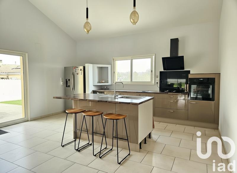 Maison - 186 m² - 10 pièces