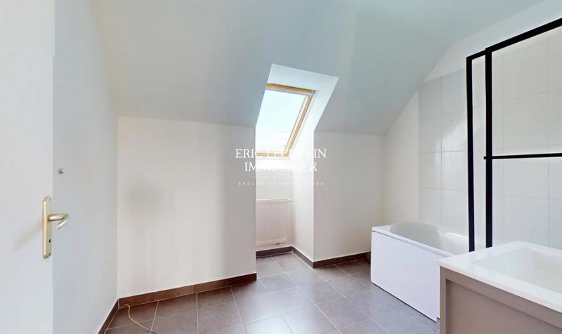Maison - 104 m² - 4 pièces