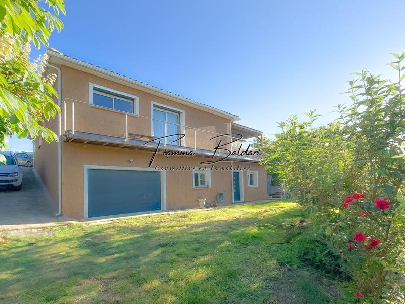 Maison - 122 m² - 4 pièces