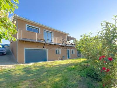 Maison - 122 m² - 4 pièces