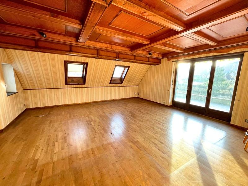 Maison - 182 m² - 8 pièces