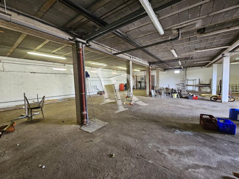 Fonds de commerce - 1 200 m²