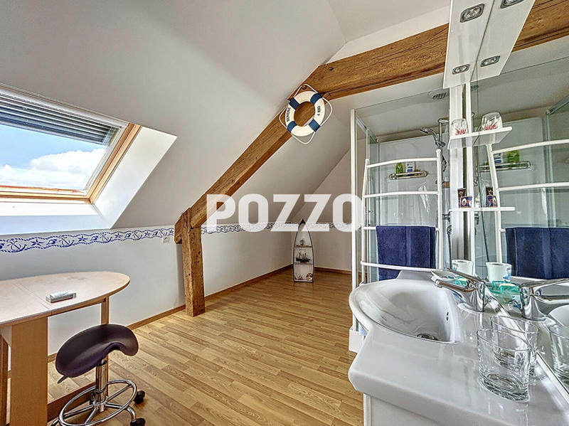Maison - 305 m² - 10 pièces
