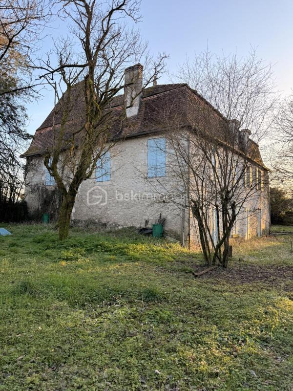 Maison - 300 m² - 10 pièces