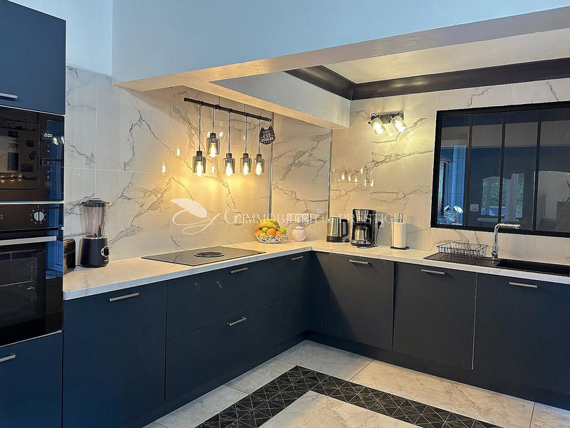 Villa - 200 m² - 7 pièces