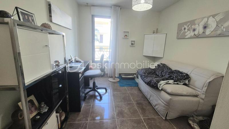 Appartement - 77 m² - 3 pièces