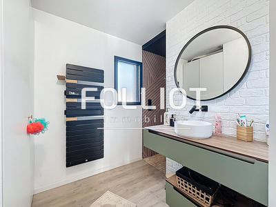 Maison - 159 m² - 7 pièces