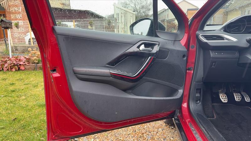 Peugeot 2008 1.6 BlueHDi 120 Gt Line