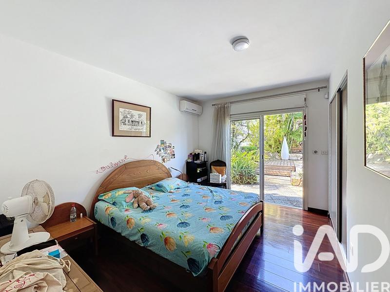 Maison - 252 m² - 6 pièces