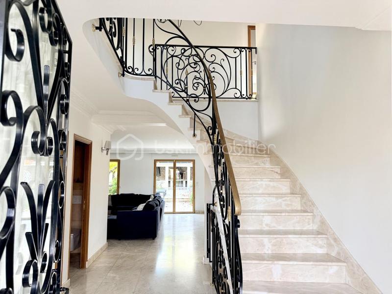 Villa - 180 m² - 5 pièces