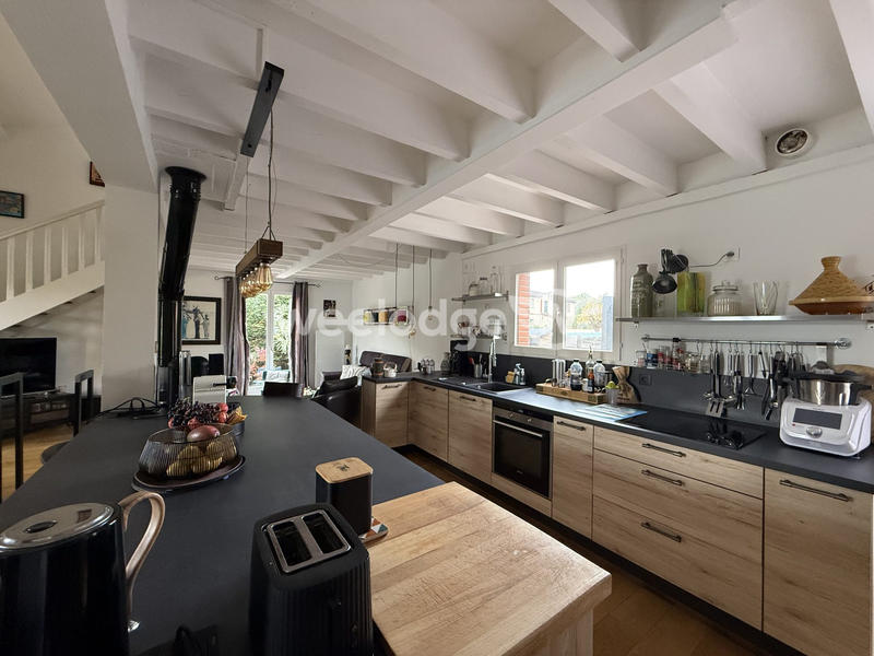 Maison traditionnelle - 207 m² - 6 pièces