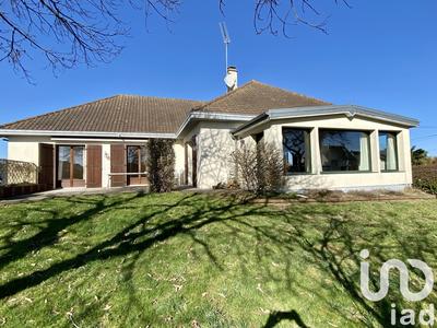 Maison - 302 m² - 9 pièces