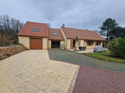 Maison - 186 m² - 7 pièces