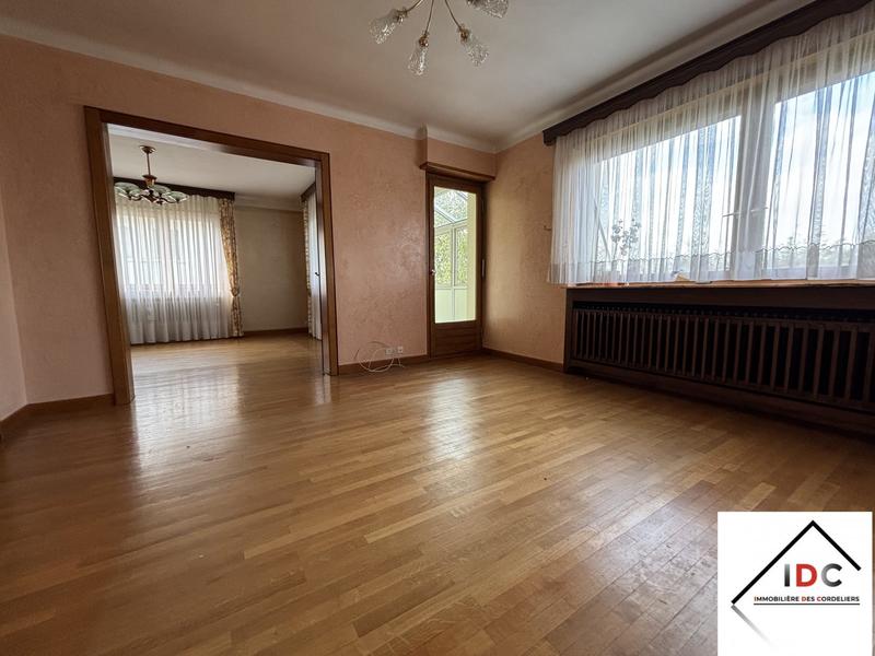 Maison - 198 m² - 5 pièces