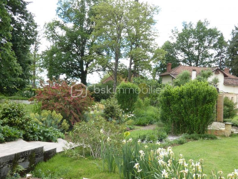 Maison ancienne - 206 m² - 6 pièces