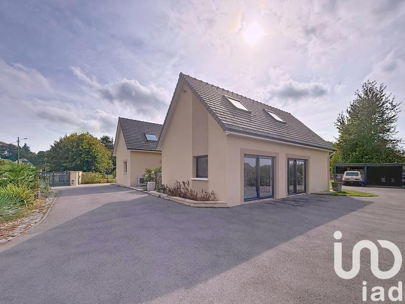 Maison - 225 m² - 8 pièces