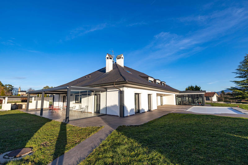 Maison - 680 m² - 19 pièces