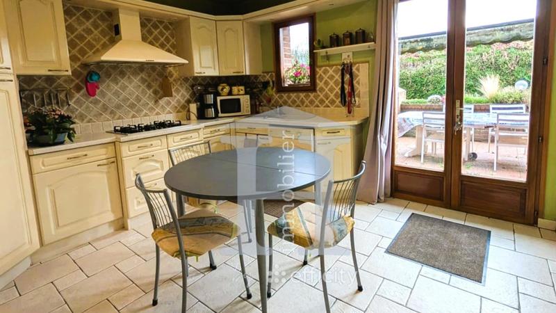 Maison - 208 m² - 5 pièces