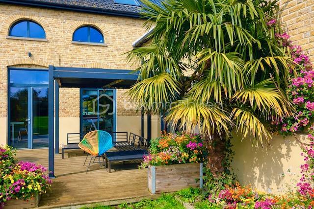 Maison - 270 m² - 7 pièces