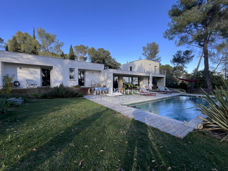 Villa - 154 m² - 6 pièces