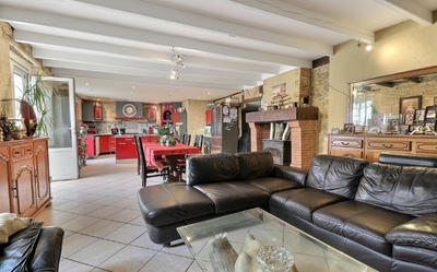 Maison - 258 m² - 7 pièces