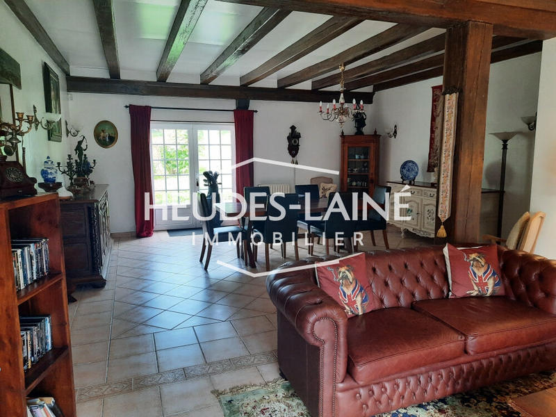 Maison - 330 m² - 10 pièces