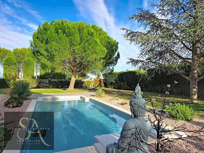 Propriété - 377 m² - 10 pièces