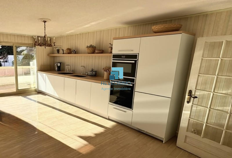 Appartement - 93 m² - 4 pièces