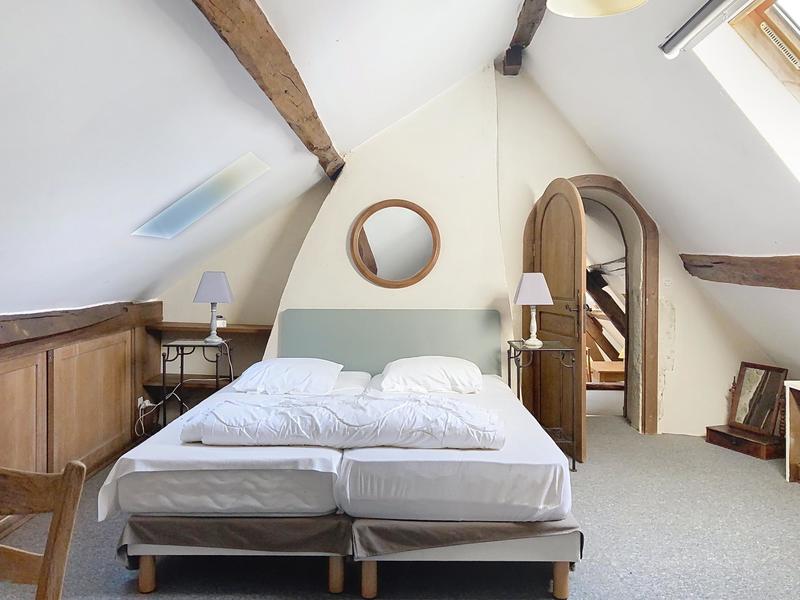 Maison - 325 m² - 14 pièces