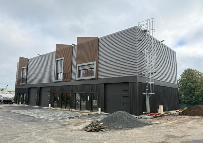 Local d'activités - 157 m²