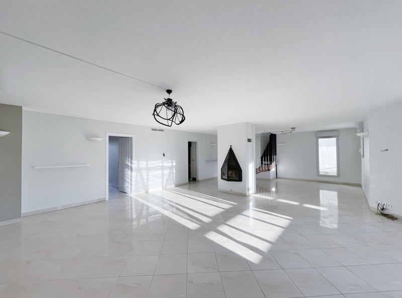 Appartement - 185 m² - 5 pièces