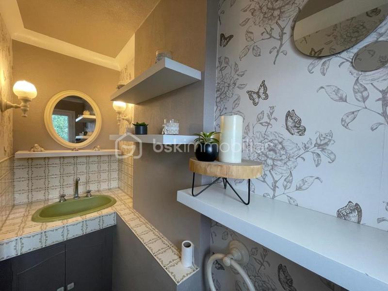 Maison - 168 m² - 8 pièces