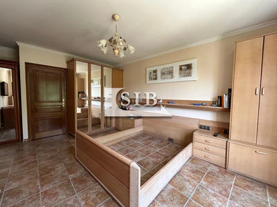 Maison - 238 m² - 9 pièces