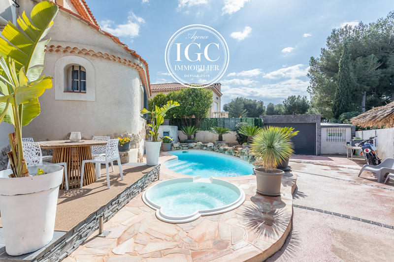 Maison - 230 m² - 6 pièces